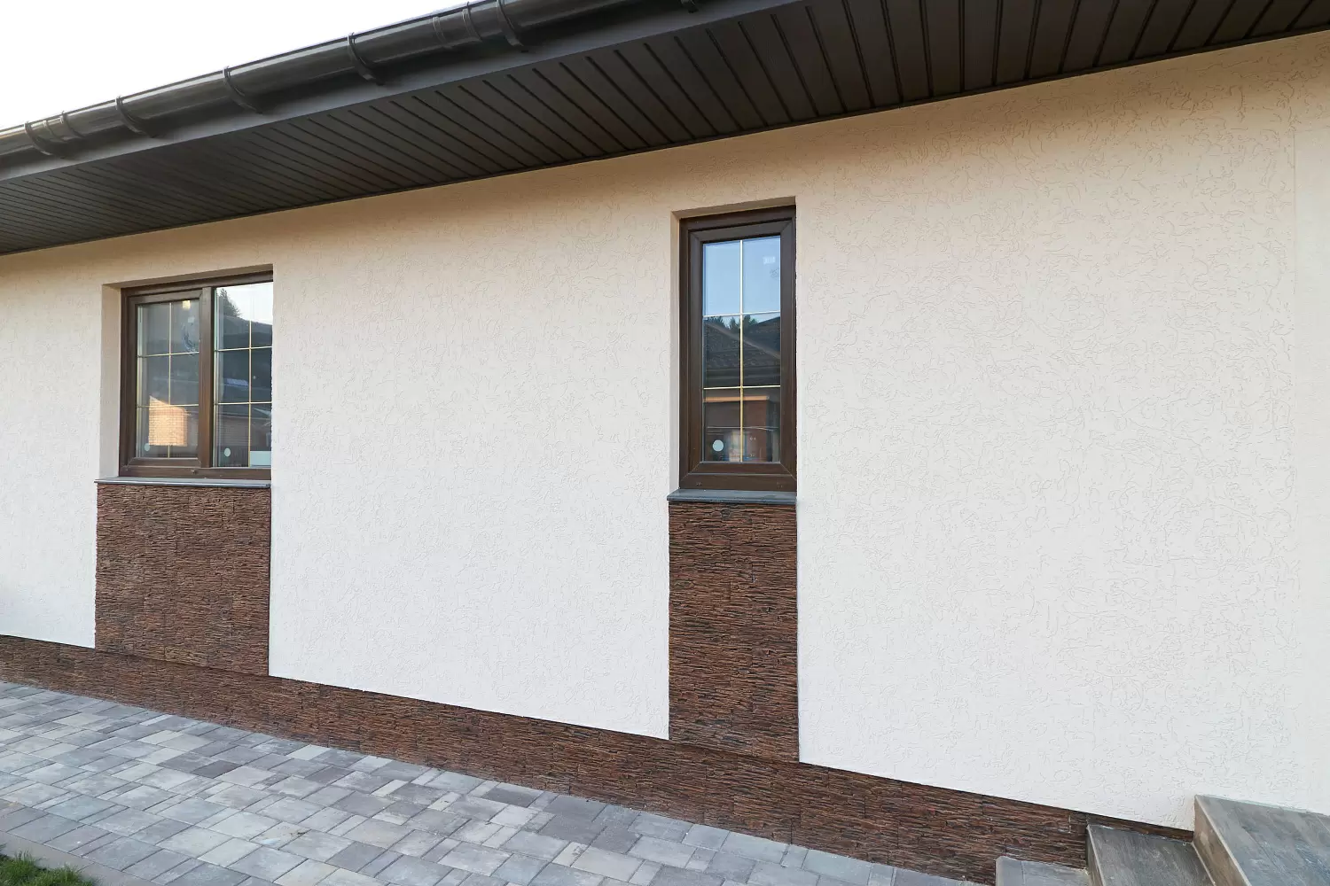 Декоративный камень на фасаде фото 