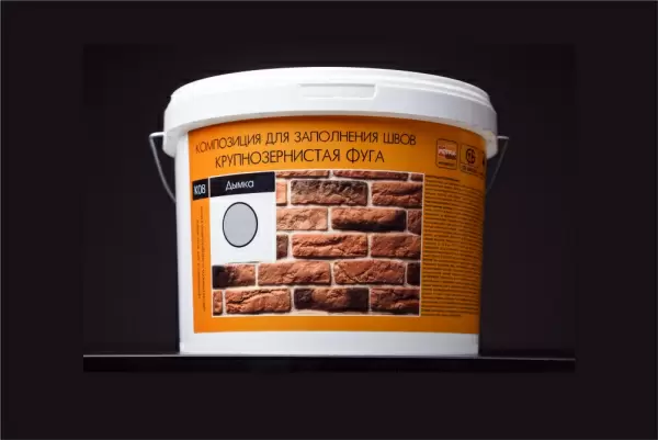 Затирка PETRA в швах между кирпичом и плиткой