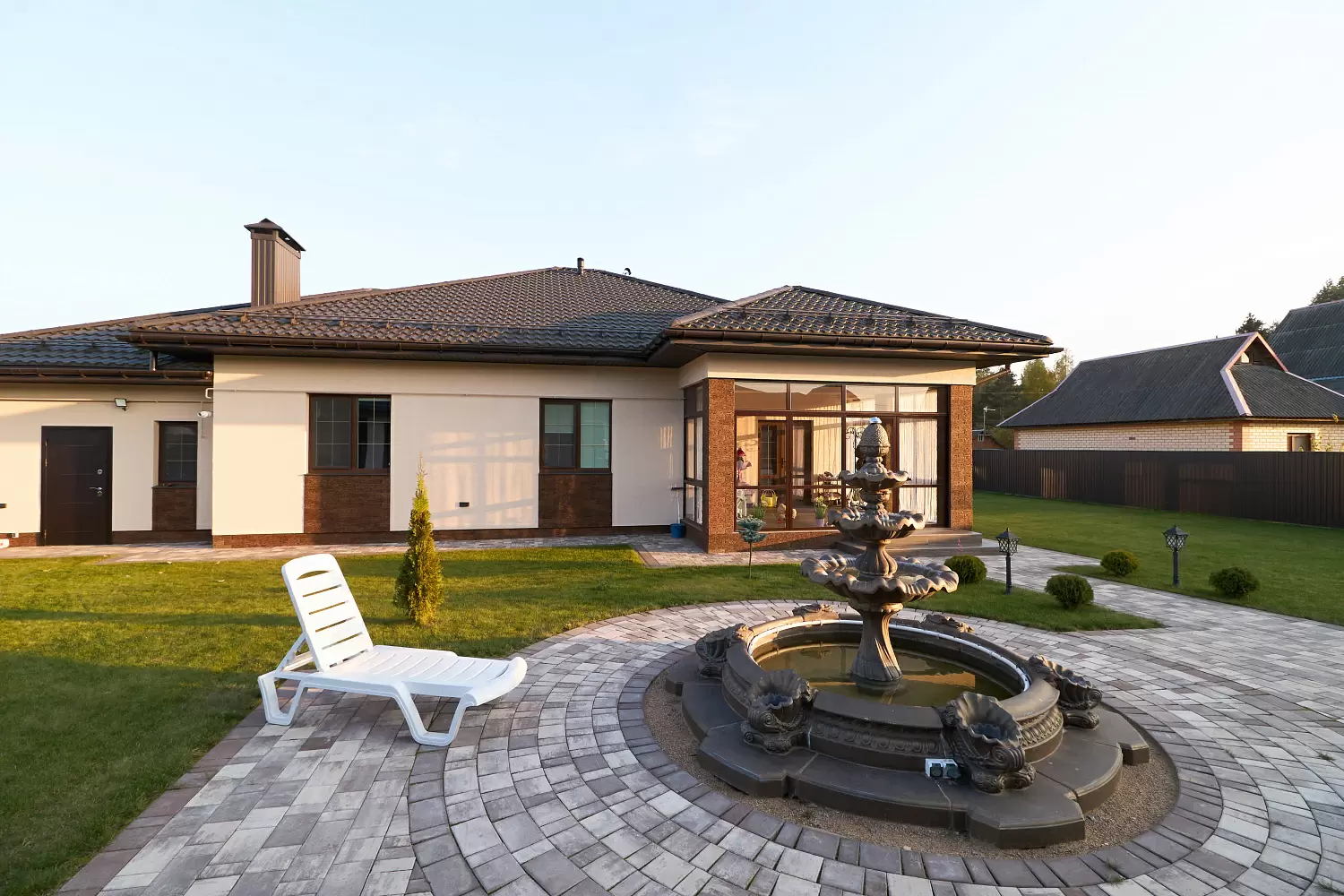 Декоративный камень на фасаде фото 