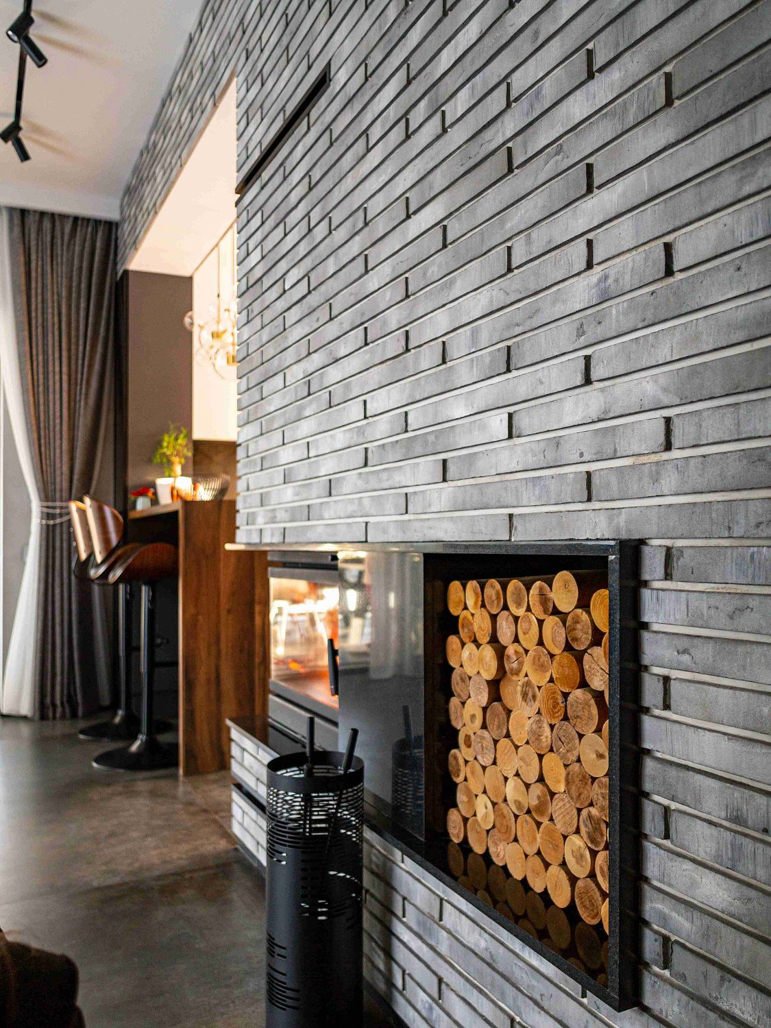 Отделка декоративным камнем внутри помещения