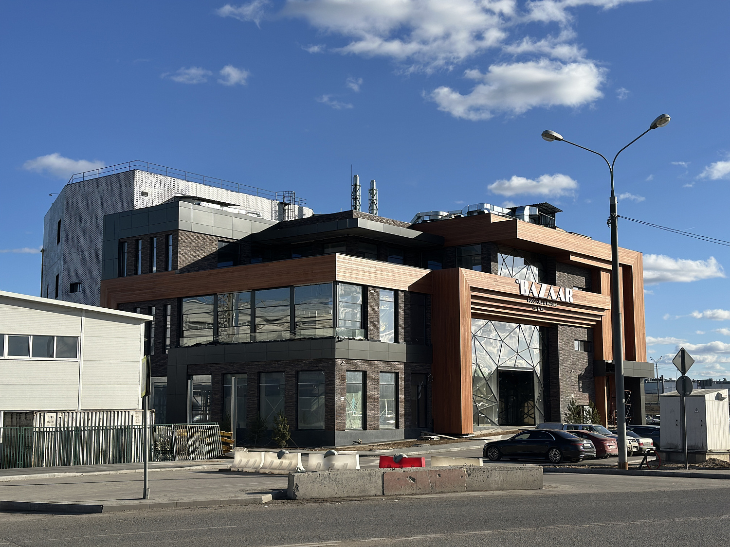 L20.08 "Ресторан в Москве" Фасадная плитка ручной формовки (достроенный)