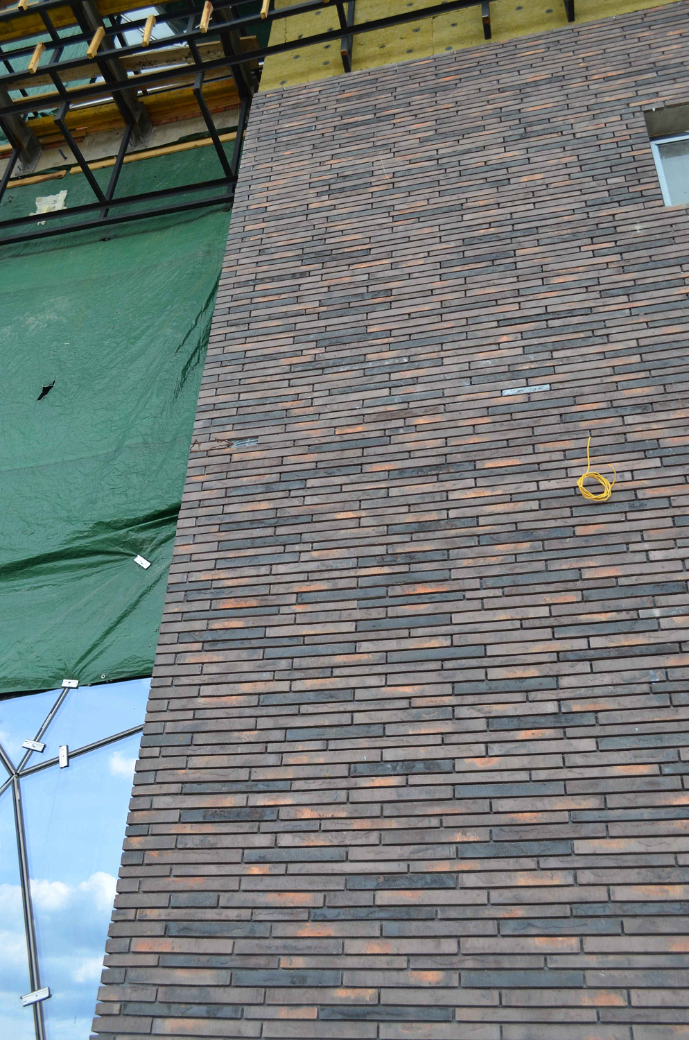 L20.08 "Ресторан в Москве" Фасадная плитка ручной формовки (этап стройки)