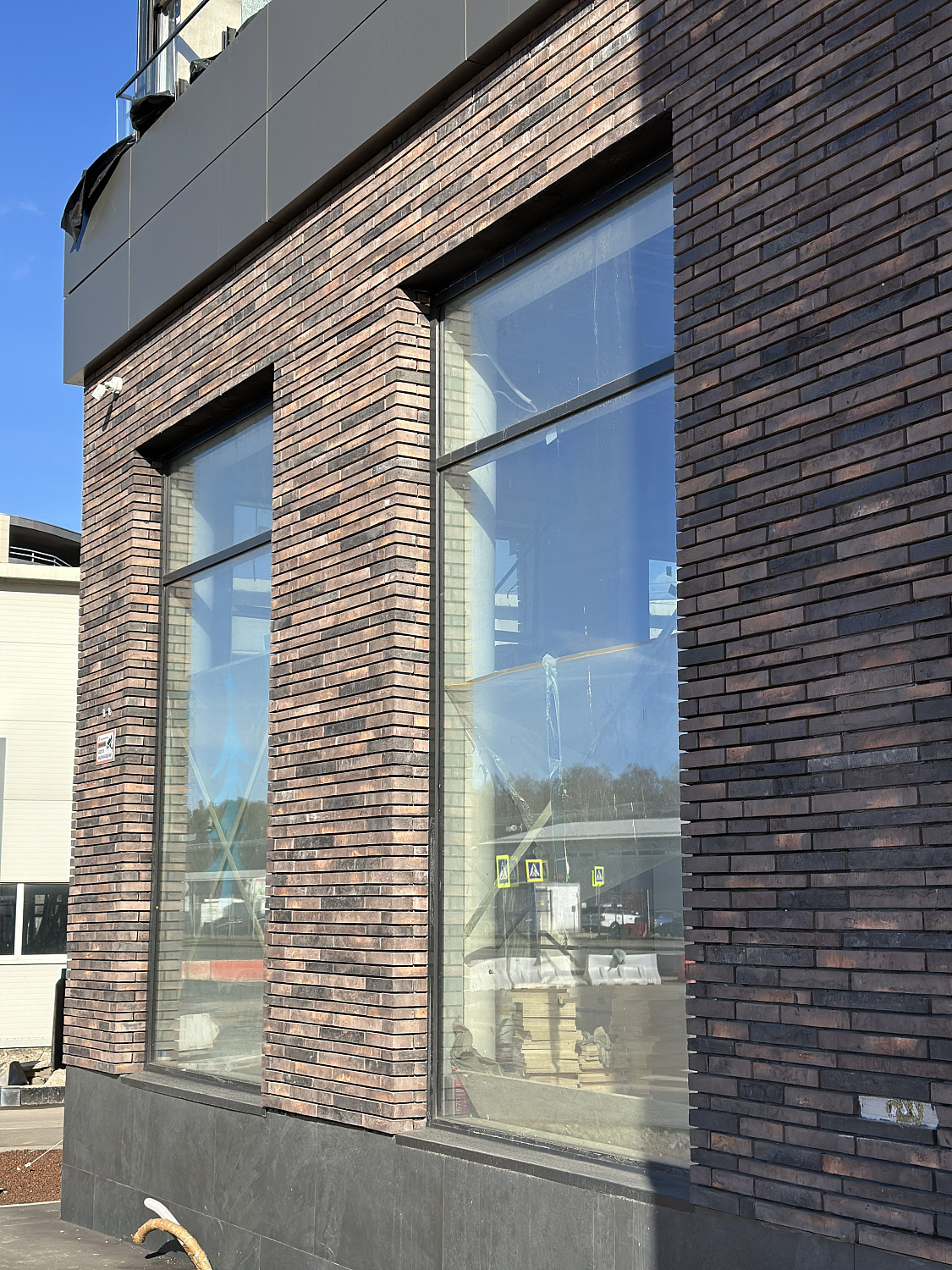 L20.08 "Ресторан в Москве" Фасадная плитка ручной формовки (достроенный)