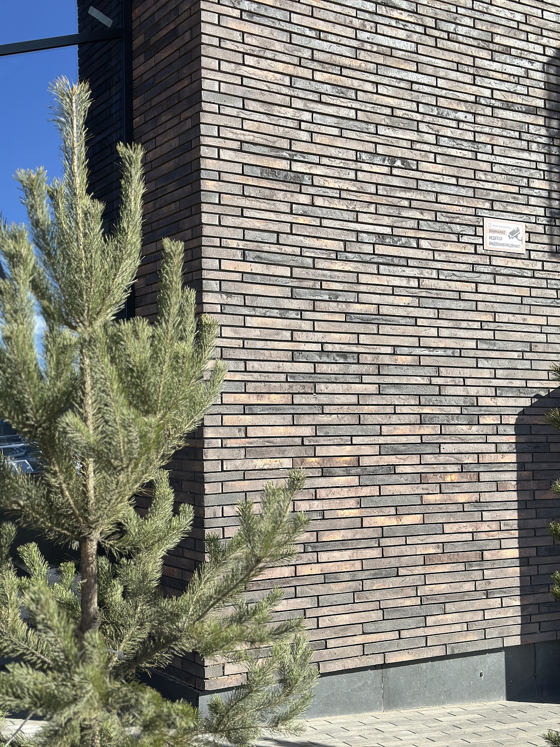 L20.08 "Ресторан в Москве" Фасадная плитка ручной формовки (достроенный)