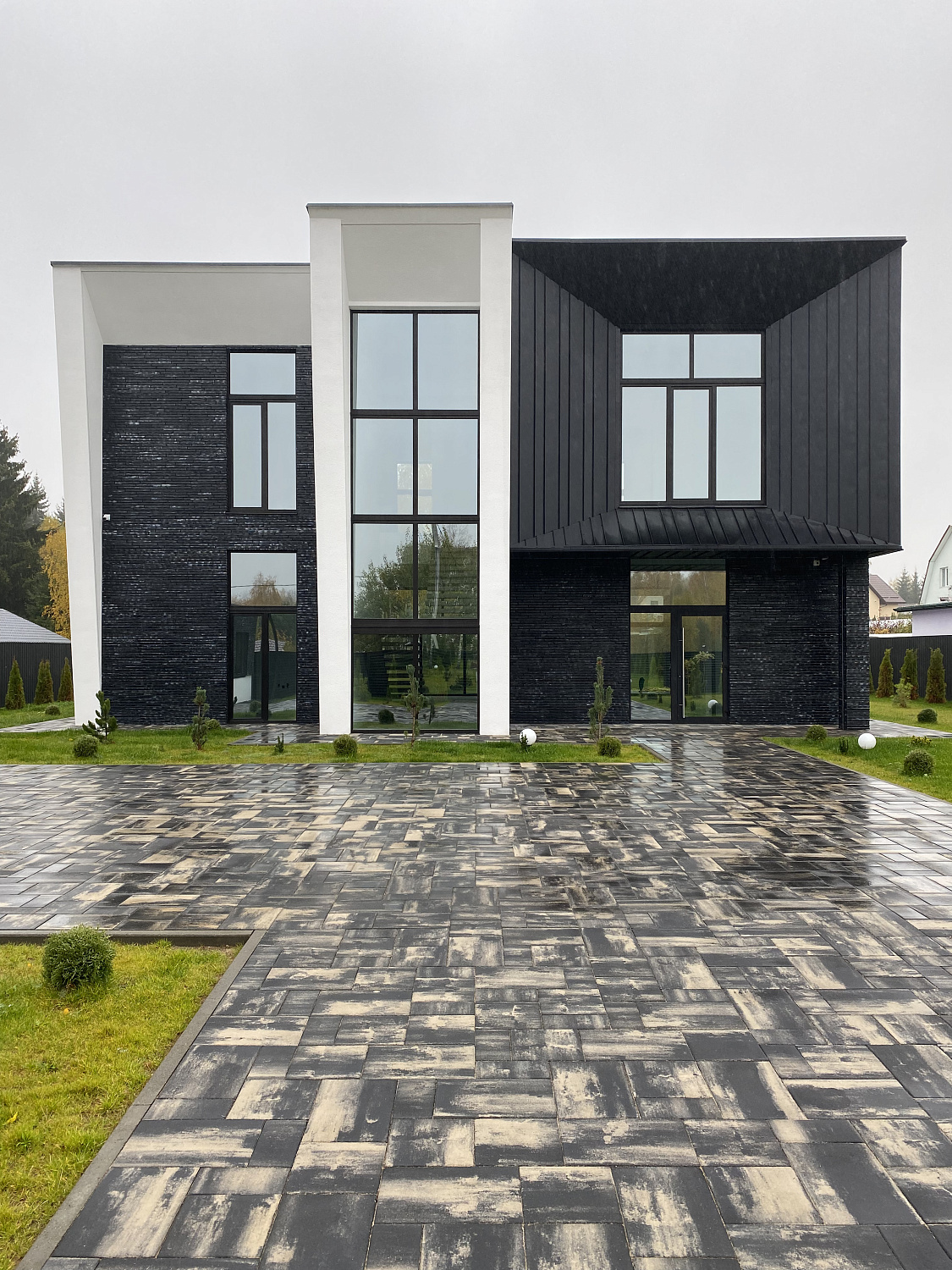 Фасадная плитка PETRA: преимущества и варианты