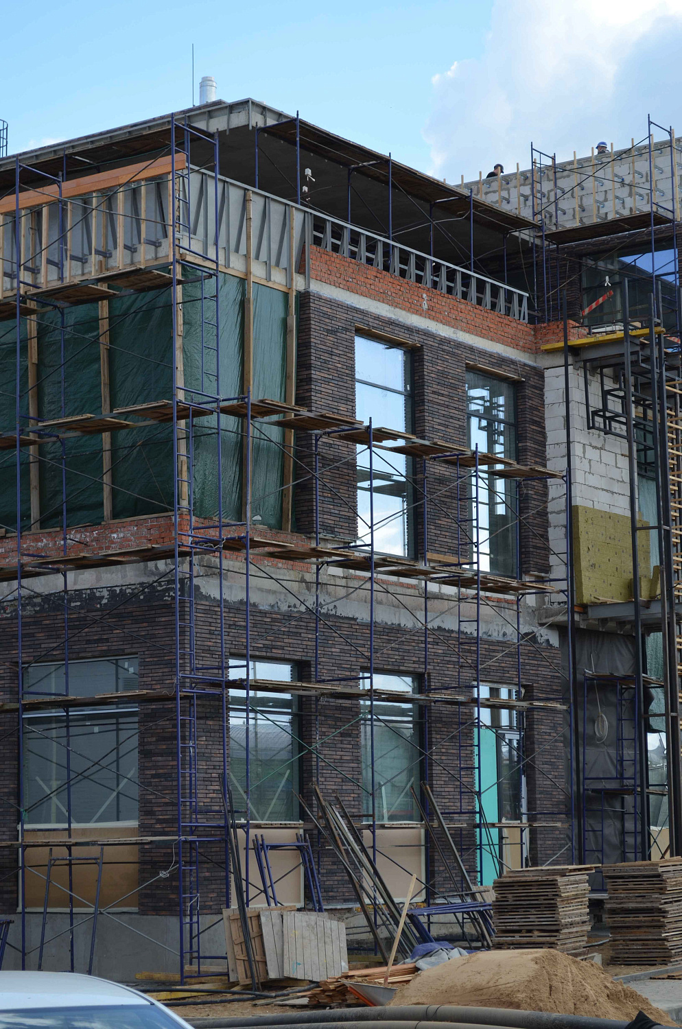 L20.08 "Ресторан в Москве" Фасадная плитка ручной формовки (этап стройки)