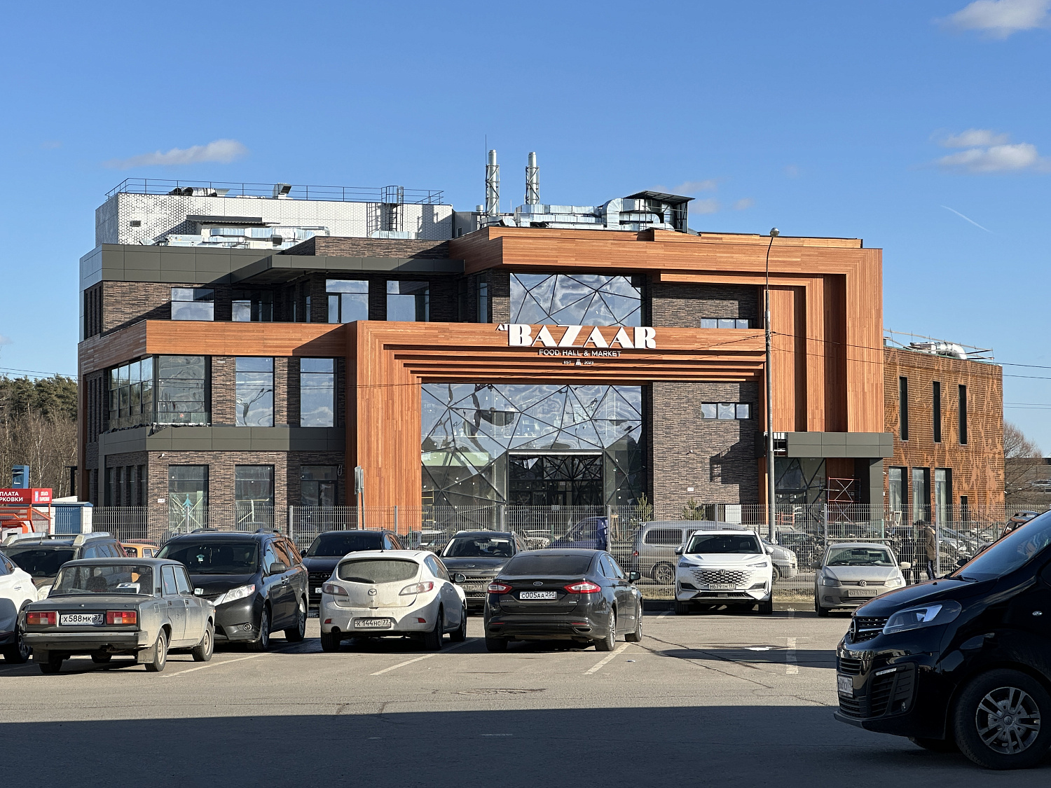 L20.08 "Ресторан в Москве" Фасадная плитка ручной формовки (достроенный)