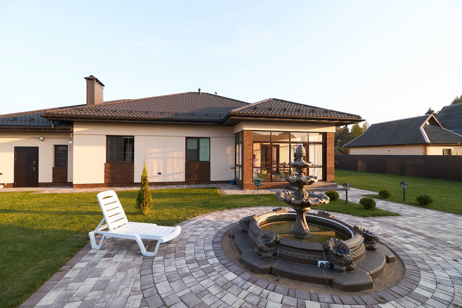 Декоративный камень на фасаде фото 